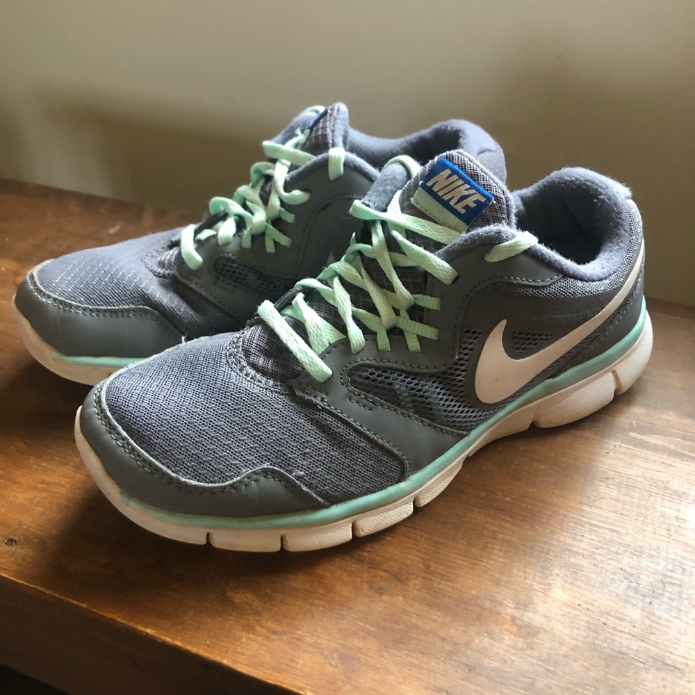 Nike Flex Experience RN 3 Sz 8